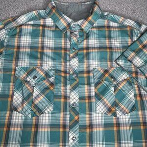 Kuhl Shirt Mens M Eluxor Green Plaid Short Sleeve Pearl Snap Outdoor Performance